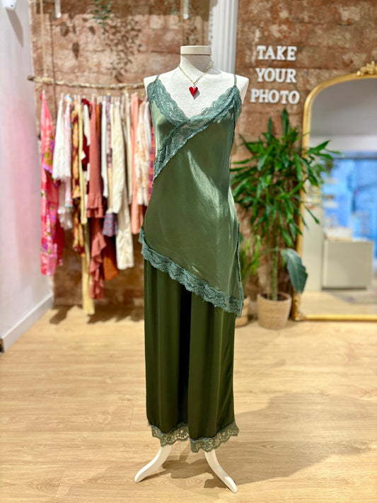 Pantalón Satinado con Encaje